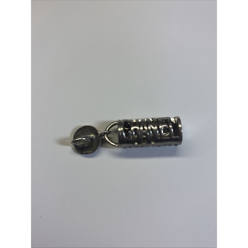 Chanel Purse Pin. Missing Stones - Picture 13 of 14